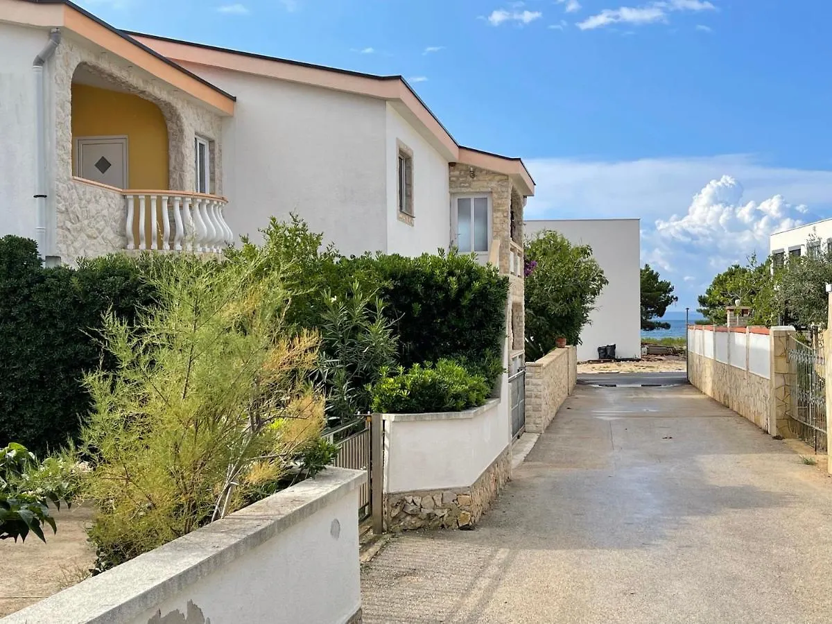 Apartements Delfin Vir Apartment